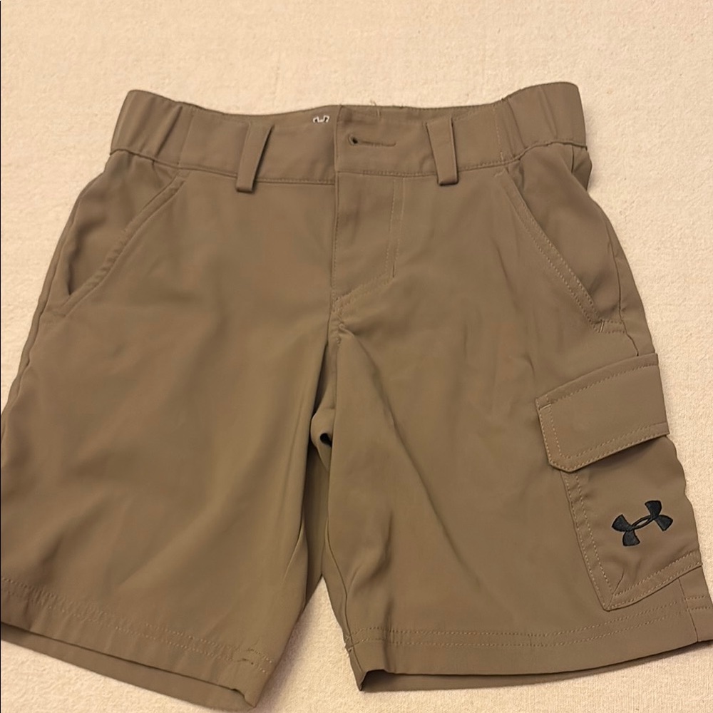 Under Armour Tan Cargo Shorts Flat Front Design